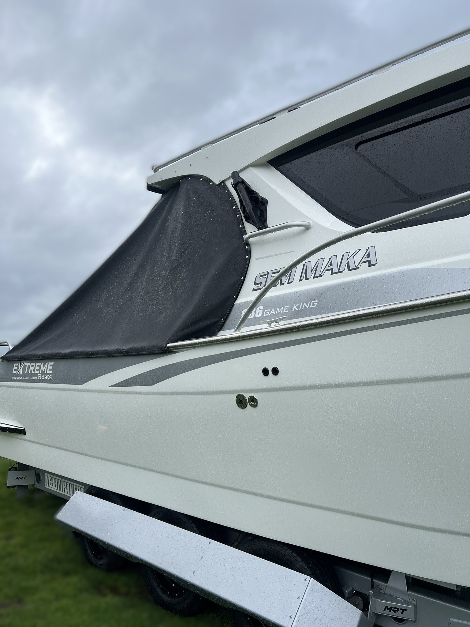 986 Extreme Gameking with outwide gamefishing outrigger bases with backplates